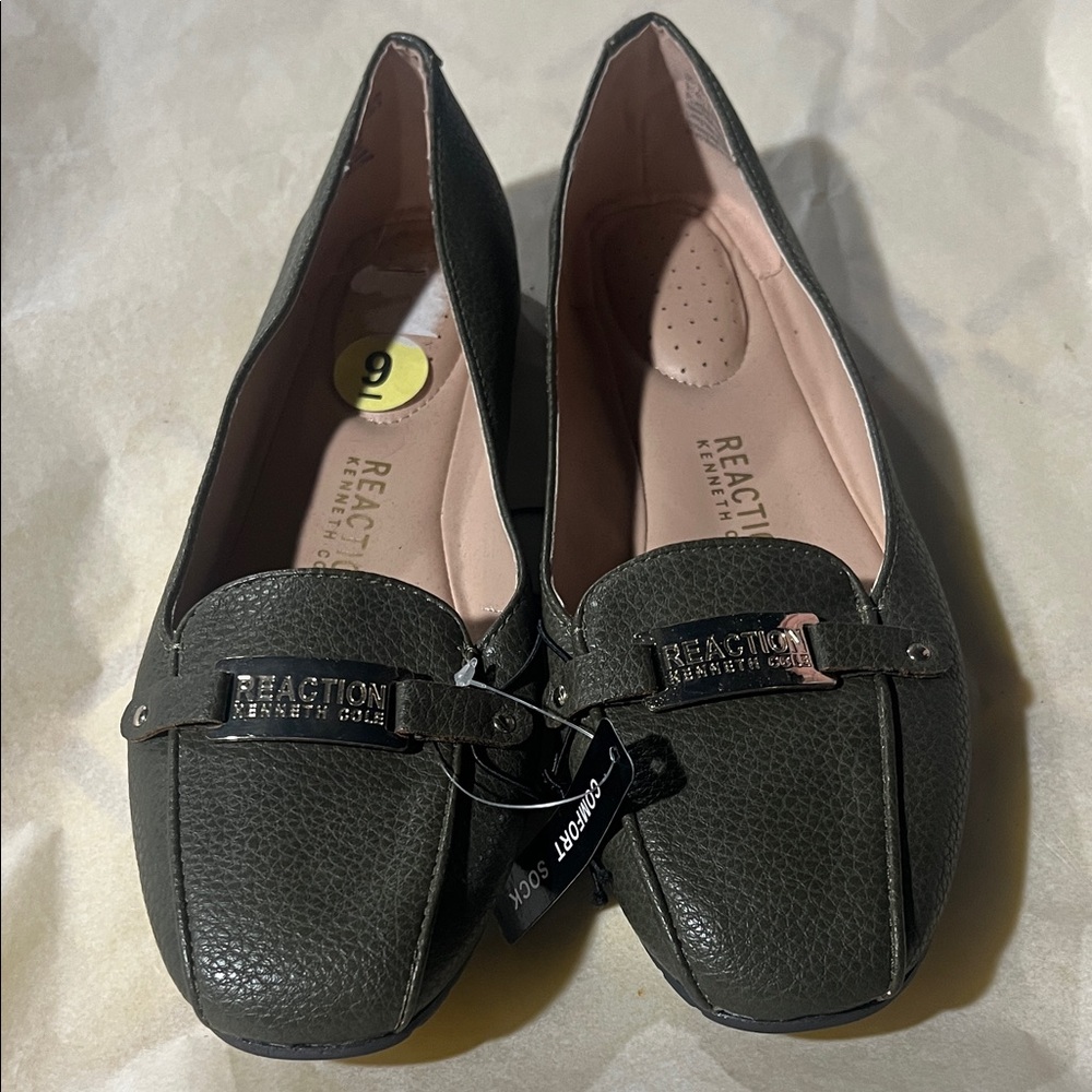 Kenneth Cole Reaction Women's Dark Green Loafers